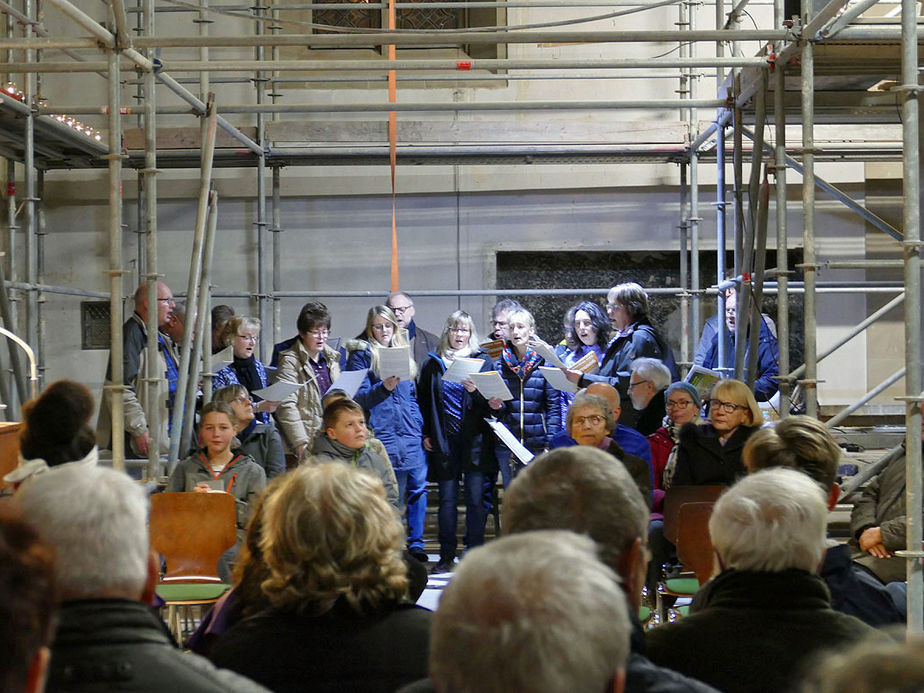 Heilige Messe auf der Baustelle zum 4. Advent (Foto: Karl-Franz Thiede)